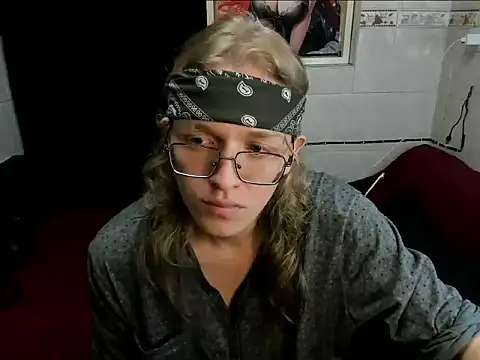 Snapshot of Bookjinn chatting on January 12, 7:26 am Bookjinn online show from January 12, 7:26 am