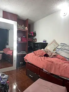 MariamGray1 online show from April 15, 2:06 am