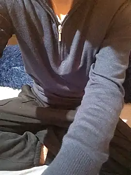 esmermoon online show from February 5, 11:00 pm