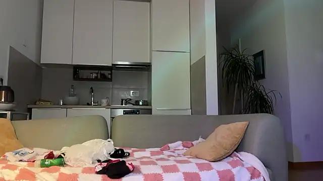 kira yoshika9e online show from April 3, 6:58 pm