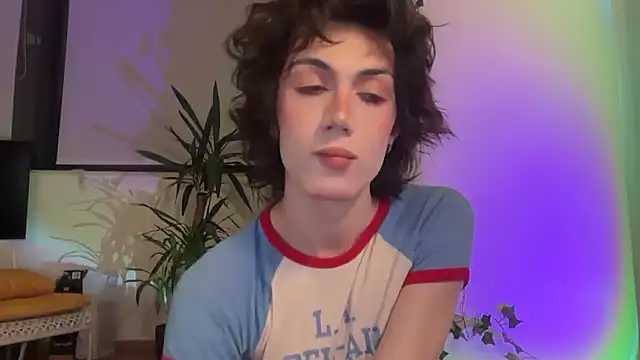 Snapshot of kira_yoshika9e chatting on February 2, 9:36 pm kira yoshika9e online show from February 2, 9:36 pm