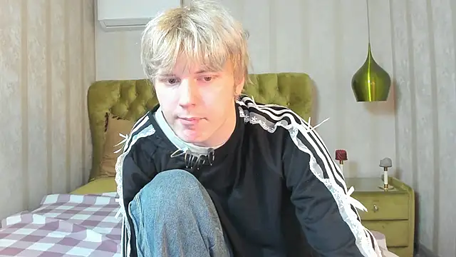 KevinMilky online show from October 17, 2:41 pm