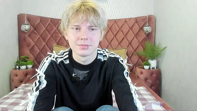 KevinMilky online show from October 24, 3:11 pm