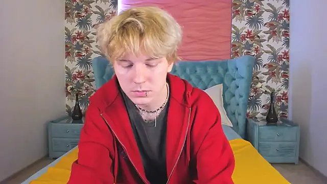 KevinMilky online show from October 28, 2:49 pm