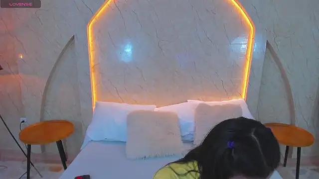 Antonella Russo1 online show from February 3, 1:05 pm