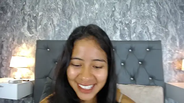 EuphoriaSavage online show from November 5, 12:30 pm