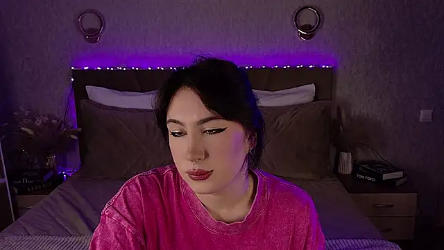 Snapshot of Busty_Lina chatting on October 18, 5:09 am Busty Lina online show from October 18, 5:09 am
