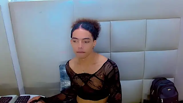 WinnyBarness online show from October 28, 2:01 am