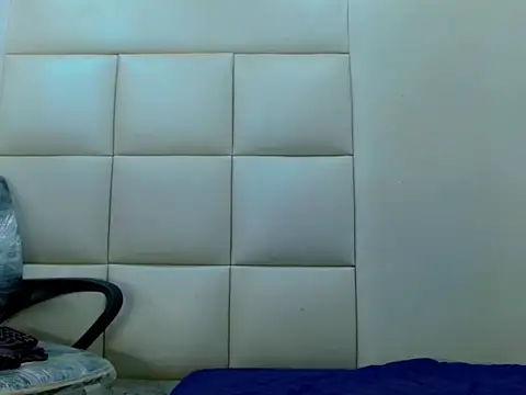 WinnyBarness online show from October 26, 2:17 pm