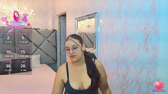 scarlett montoya online show from December 3, 7:02 pm