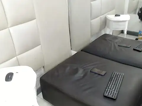 RayStewart  online show from November 13, 4:05 am