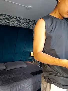 Aaron Eze online show from January 31, 8:29 pm