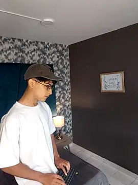 Aaron Eze online show from March 12, 12:20 pm