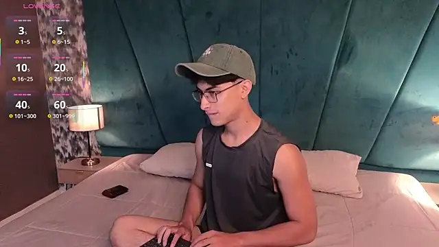 Aaron Eze online show from February 13, 9:37 pm