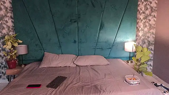 Aaron Eze online show from March 9, 1:03 pm