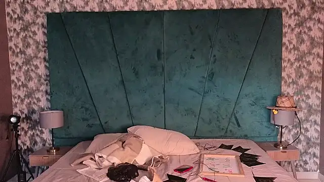 Aaron Eze online show from April 3, 12:11 pm