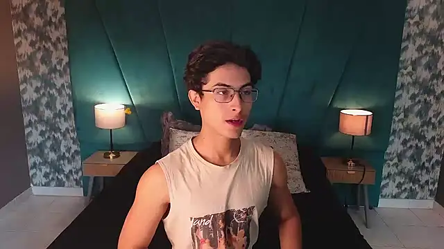 Aaron Eze online show from June 2, 2:06 pm