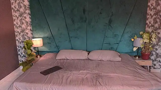 Aaron Eze online show from March 14, 12:22 pm