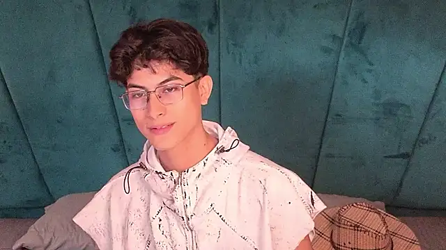 Aaron Eze online show from March 18, 3:13 pm