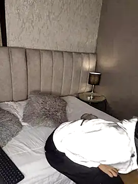 Aaron Eze online show from January 13, 9:08 pm