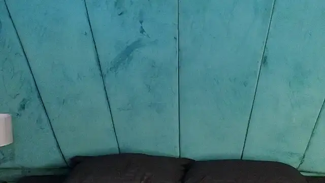 Snapshot of Aaron_Eze chatting on October 22, 9:24 pm Aaron Eze online show from October 22, 9:24 pm