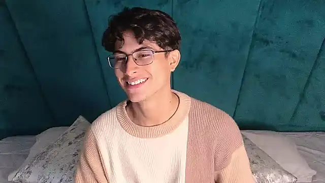 Aaron Eze online show from April 28, 1:15 pm