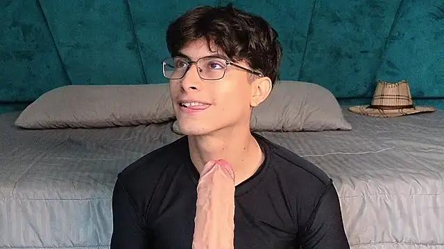 Aaron Eze online show from March 22, 1:01 pm