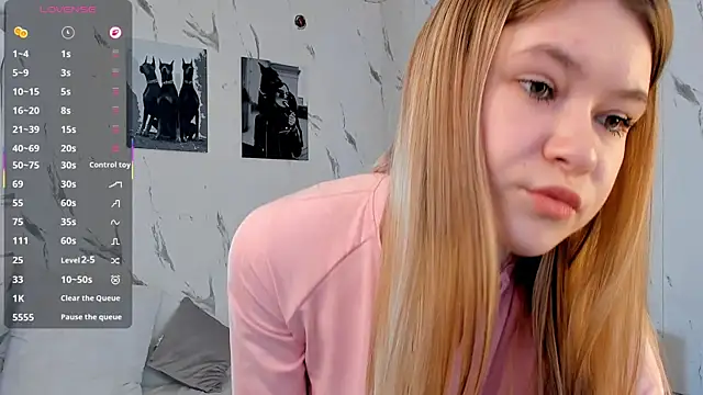 SophieRayne online show from February 22, 9:11 am