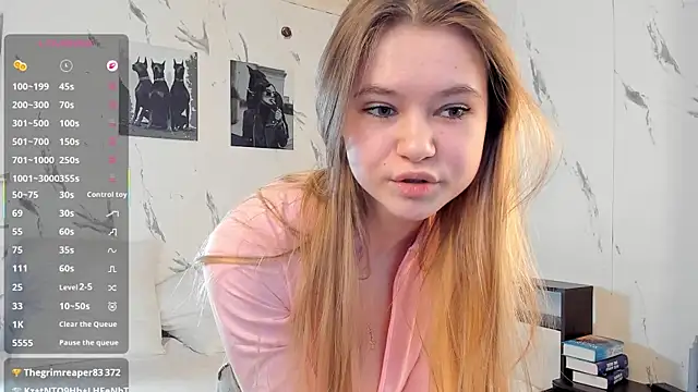 SophieRayne online show from February 5, 10:00 am