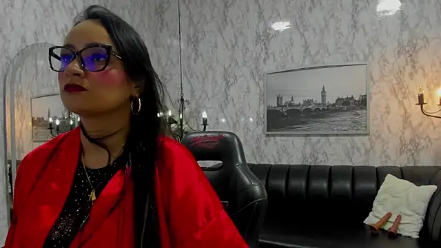 Snapshot of AlexandraMilff chatting on November 24, 3:50 am AlexandraMilff online show from November 24, 3:50 am