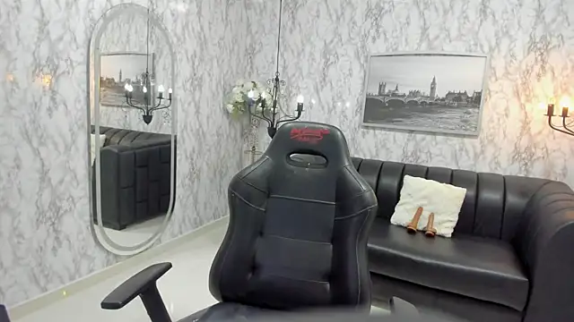 Snapshot of AlexandraMilff chatting on November 12, 11:30 pm AlexandraMilff online show from November 12, 11:30 pm