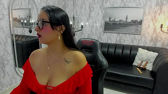 Snapshot of AlexandraMilff chatting on November 23, 4:00 am AlexandraMilff online show from November 23, 4:00 am