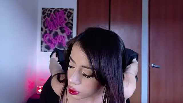 Snapshot of KittyJane chatting on June 10, 6:31 pm KittyJane online show from June 10, 6:31 pm