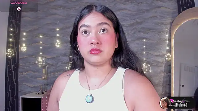 lilithst  online show from January 14, 7:50 pm