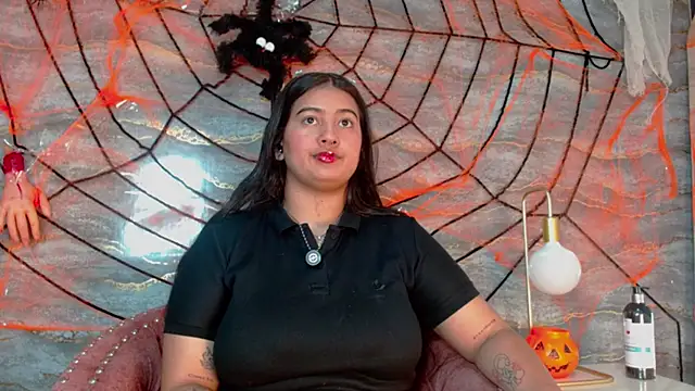 lilithst  online show from October 24, 9:25 pm