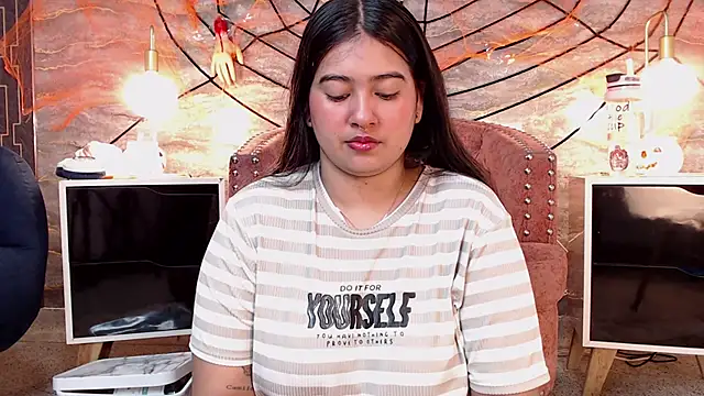 lilithst  online show from October 21, 8:52 pm