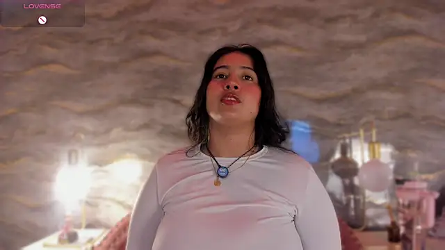 lilithst  online show from November 26, 9:15 pm