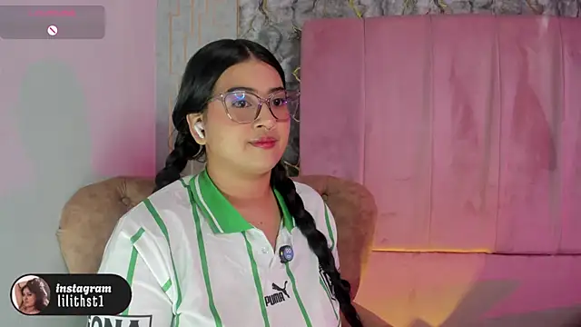 Snapshot of lilithst_ chatting on June 8, 8:09 pm lilithst online show from June 8, 8:09 pm