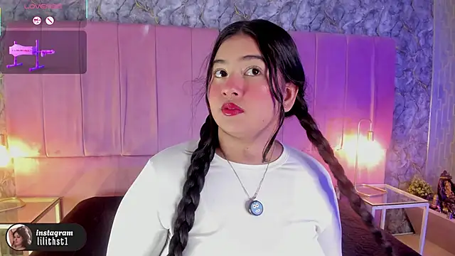 lilithst  online show from February 8, 8:06 pm