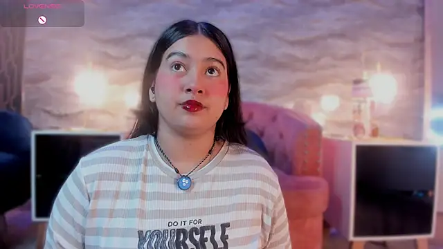 lilithst  online show from November 9, 8:35 pm