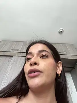 Esmeraldalcl online show from November 18, 7:39 pm