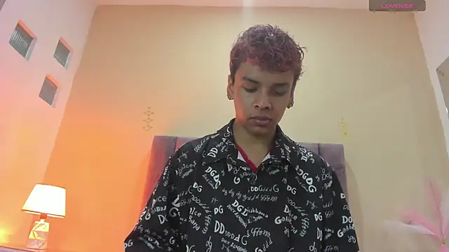 Snapshot of Xavier_Fox___ chatting on February 16, 8:18 pm Xavier Fox online show from February 16, 8:18 pm