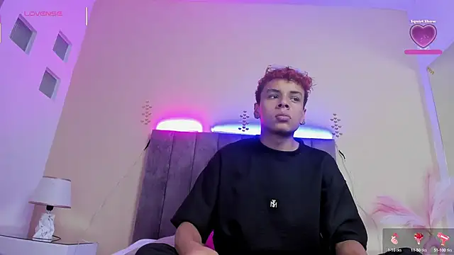 Snapshot of Xavier_Fox___ chatting on February 13, 7:58 pm Xavier Fox online show from February 13, 7:58 pm