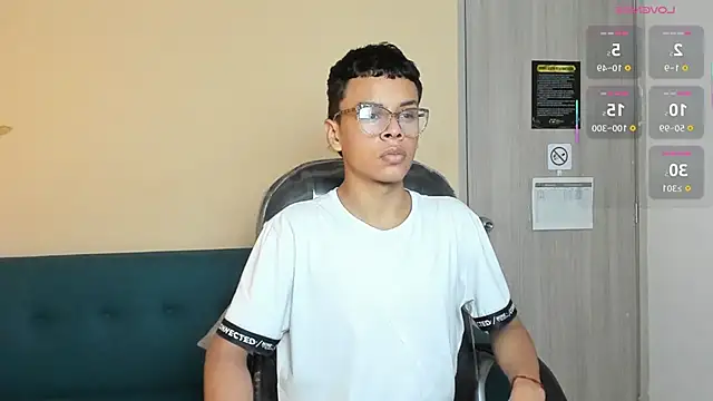 Xavier Fox    online show from November 7, 4:17 am