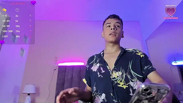 Snapshot of Xavier_Fox___ chatting on February 24, 9:04 pm Xavier Fox online show from February 24, 9:04 pm