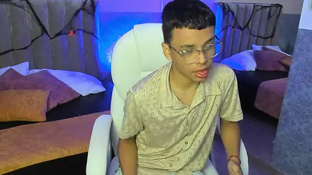 Xavier Fox    online show from October 28, 4:24 am