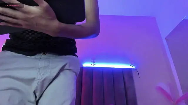 Snapshot of Xavier_Fox___ chatting on February 14, 9:04 pm Xavier Fox online show from February 14, 9:04 pm