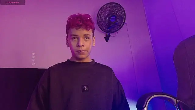 Xavier Fox    online show from January 15, 5:22 am