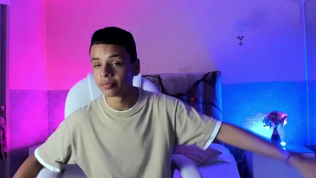 Xavier Fox    online show from October 21, 4:23 am