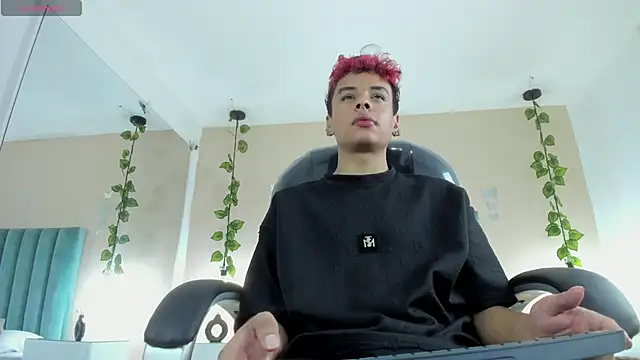 Snapshot of Xavier_Fox___ chatting on February 11, 7:58 pm Xavier Fox online show from February 11, 7:58 pm